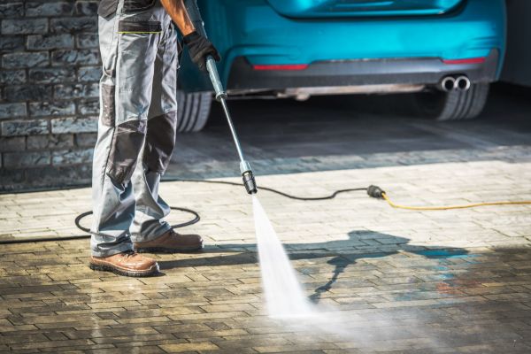 Driveway Pressure Washing in Norfolk