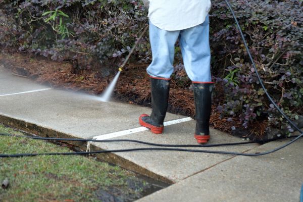 Sidewalk Washing in Norfolk