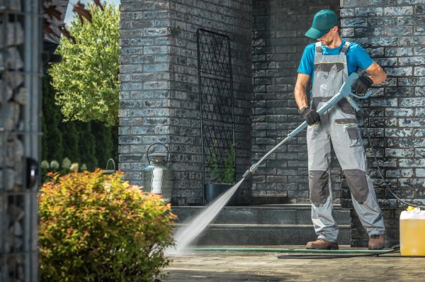 Outside House Cleaning in Norfolk